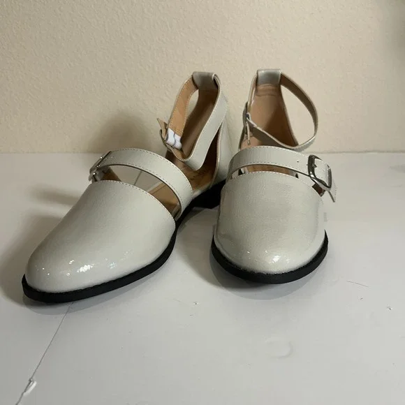 New Journee Collection Constance Double Buckle Flats Grey size 9.5W - Picture 2 of 9